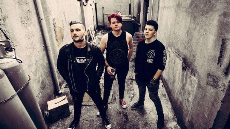 Fast Thursday Featured Photo | Hooley!