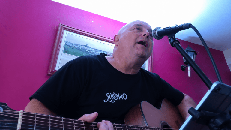 Kevin Barrett One Man Band Featured Photo | Hooley!