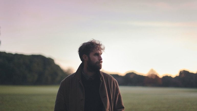 Moon Looks On Featured Photo | Hooley!