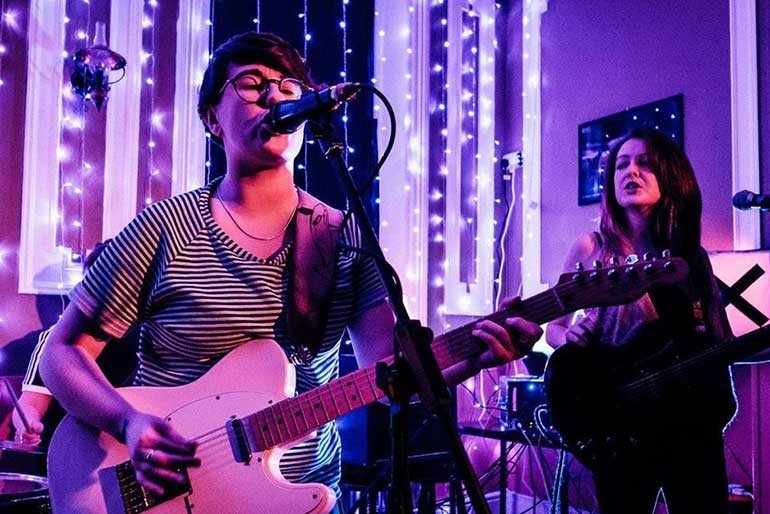 Pillow Queens Photo 2 | Hooley!